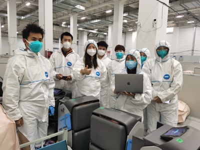 臨港方艙紀(jì)實(shí) 大白小白協(xié)同上陣，數(shù)字戰(zhàn)“疫”科技守“滬”